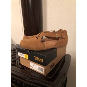 Teva Mary Jane Size 9 Leather Hiking Sandals